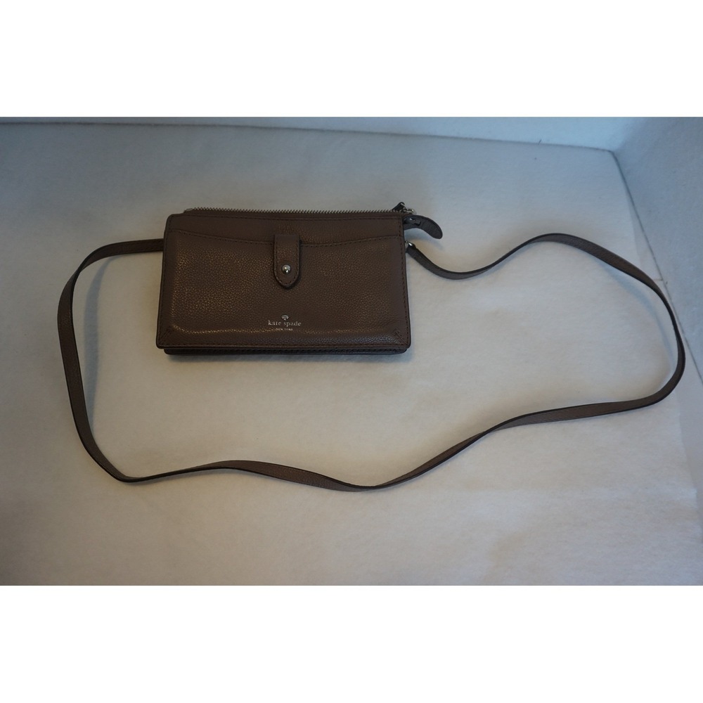 Kate Spade New York Pebbled Leather Crossbody Wallet Bag Taupe Brown AK1.A2002